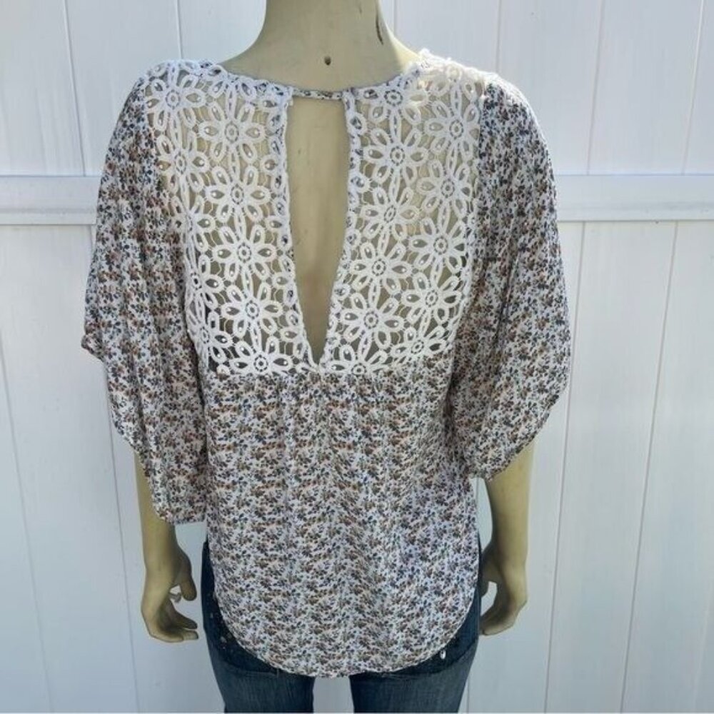 Floral Blouse with Crochet Details at Neckline Loose Fit Comfortable Size S - Picture 3 of 13